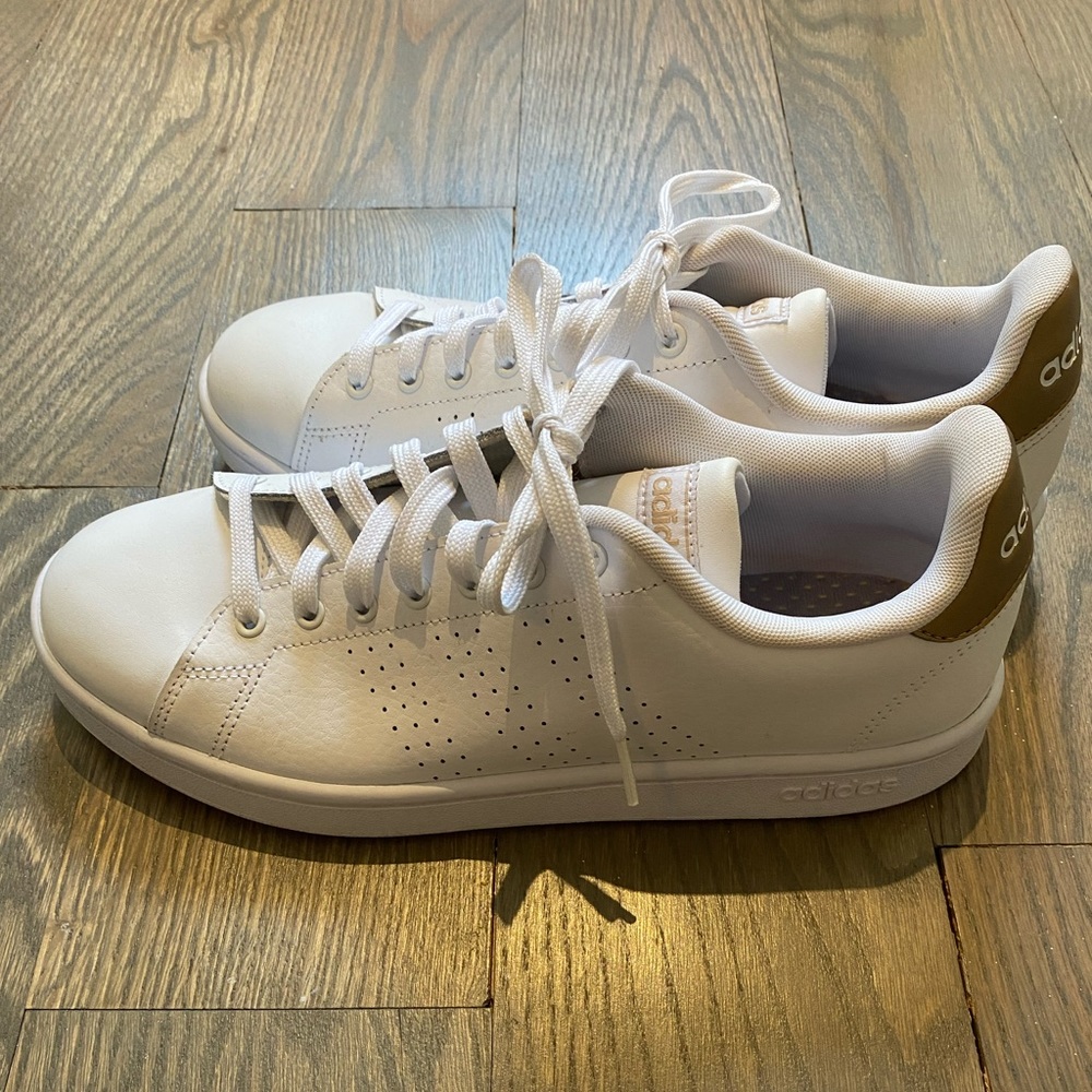 Adidas Advantage - Bronze Accent, Cloudfoam. Women’s White Sneaker Size 10 ½